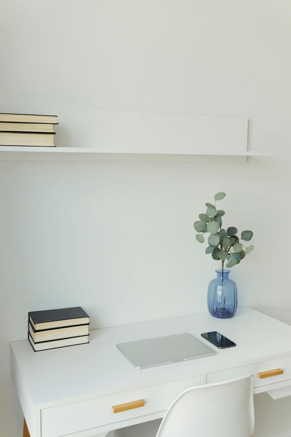 Nordic White Writing Desk top